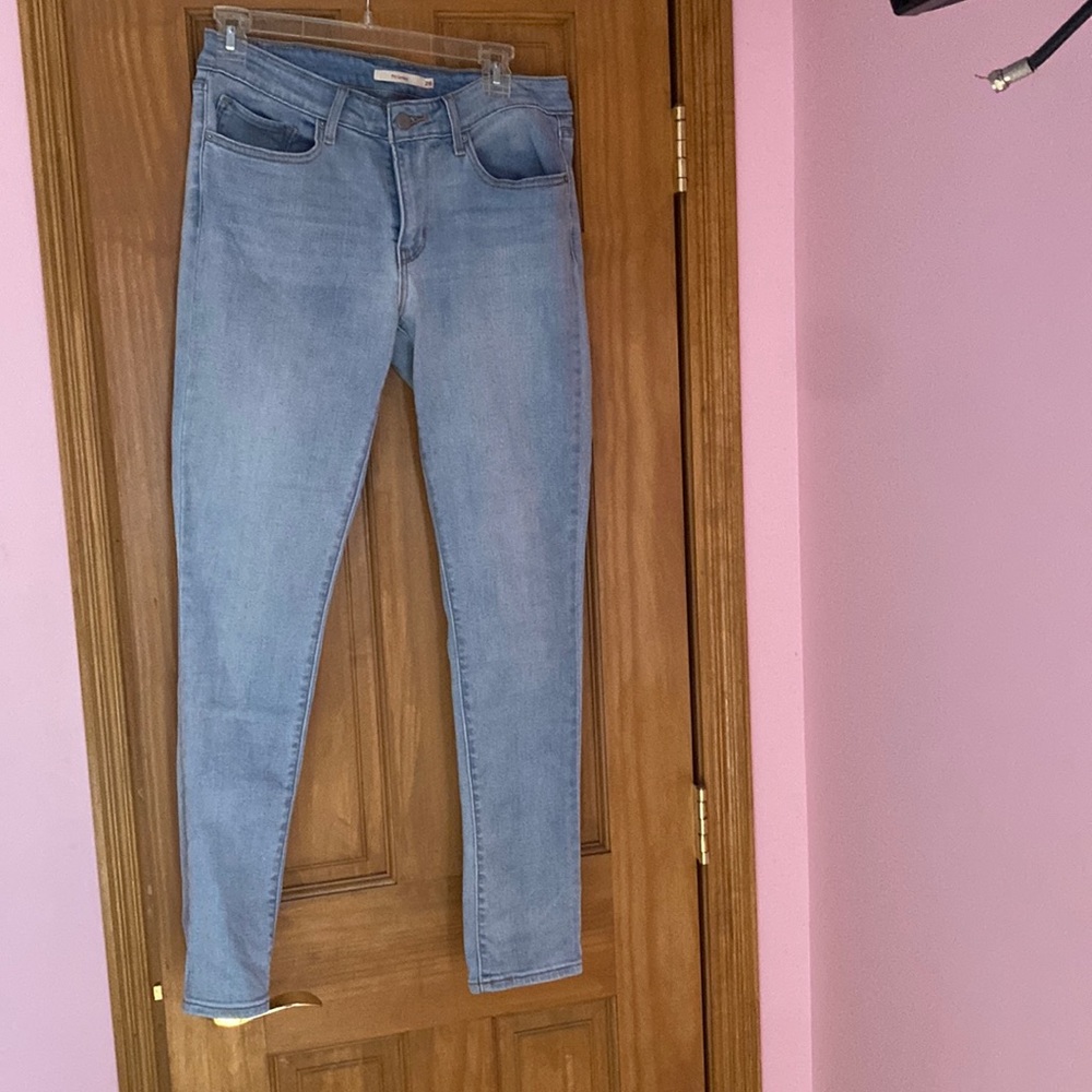 Levi’s 711 skinny jeans light washed